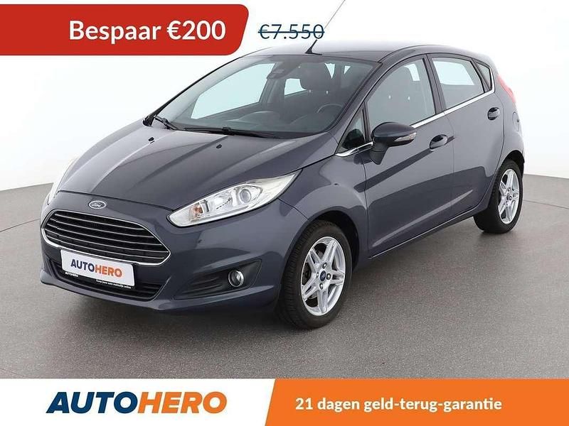 Grijs Gebruikt 2015 Ford Fiesta Titanium Hatchback | € 7.549 (Eerlijke prijs) - Afbeelding 1/3