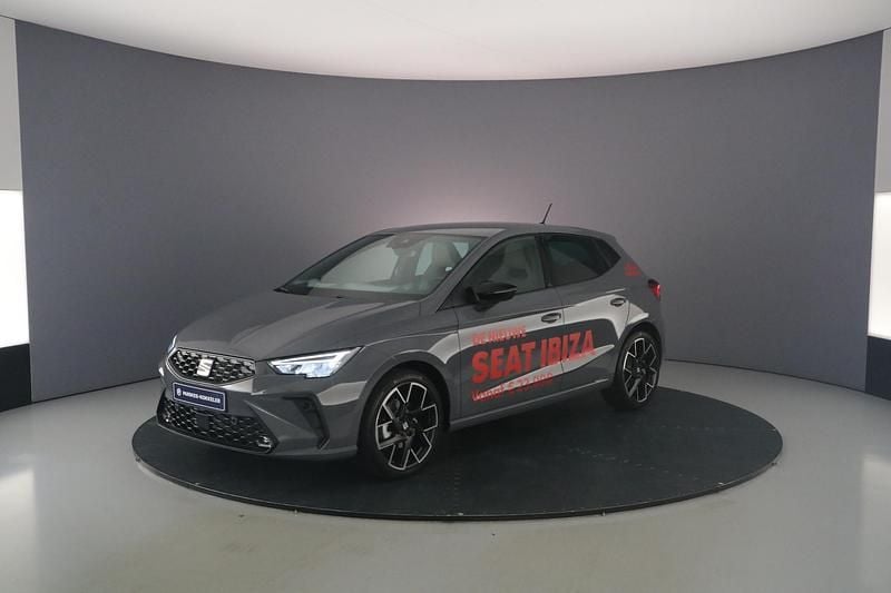 Graphene grey Nieuw 2025 Seat Ibiza Business Hatchback | € 36.022 - Afbeelding 1/4