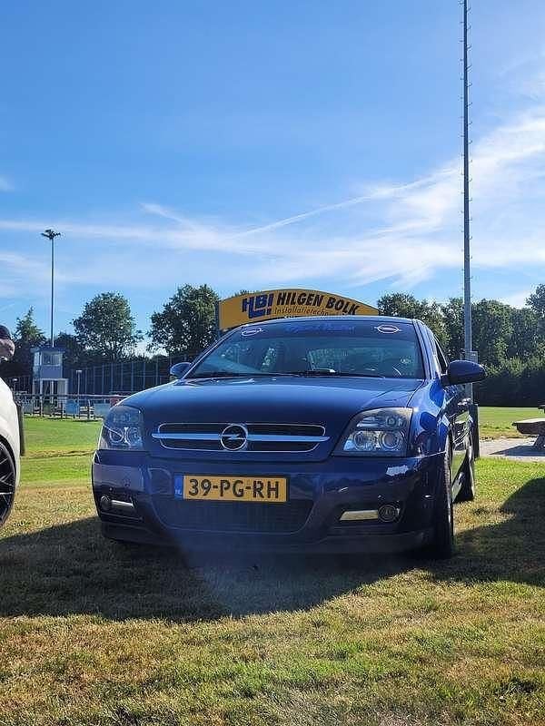 Blauw Gebruikt 2004 Opel Vectra Elegance Hatchback | € 450 (Super prijs) - Afbeelding 1/3