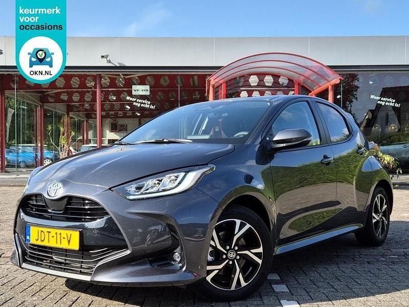 Grijs Nieuw 2025 Toyota Yaris Hatchback | € 28.490 (Eerlijke prijs) - Afbeelding 1/4