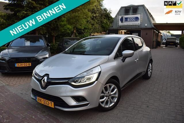 Grijs, metallic lak Gebruikt 2017 Renault Clio IV Intens Hatchback | € 10.645 (Eerlijke prijs) - Afbeelding 1/4