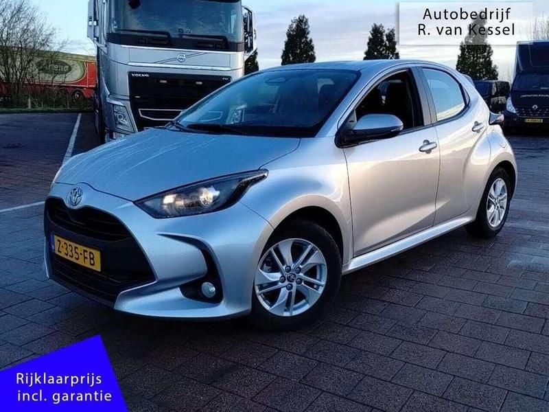 Occasion Toyota Yaris Hybrid Active 116 PK (85 kW) 2024 Grijs Hatchback