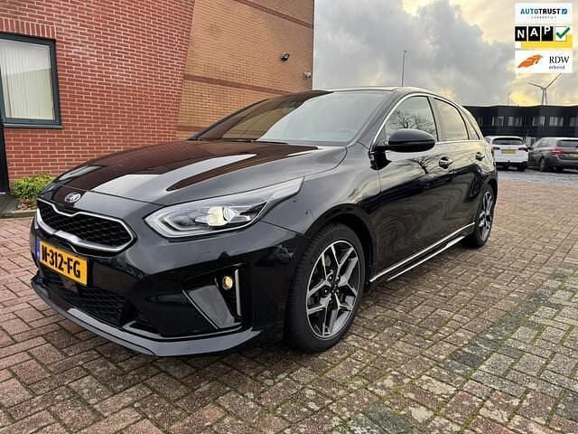 Zwart (metallic) Gebruikt 2021 Kia Ceed GT GT-Line Hatchback | € 17.950 (Goede deal) - Afbeelding 1/4