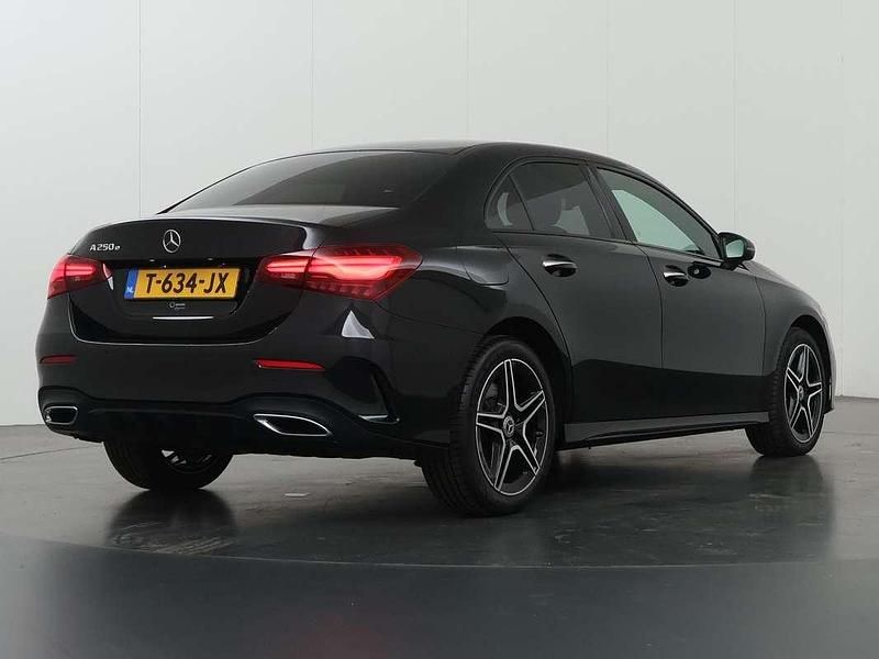 Occasion Mercedes A250 AMG line 218 PK (160 kW) 2023 Zwart Sedan