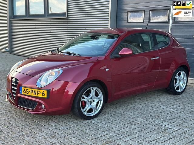 Rood Gebruikt 2011 Alfa Romeo MiTo Hatchback | € 4.750 (Iets duurder) - Afbeelding 1/4