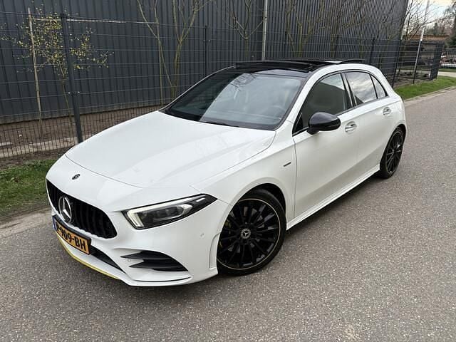 Occasion Mercedes A250 Premium Plus 225 PK (165 kW) 2018 Wit Hatchback