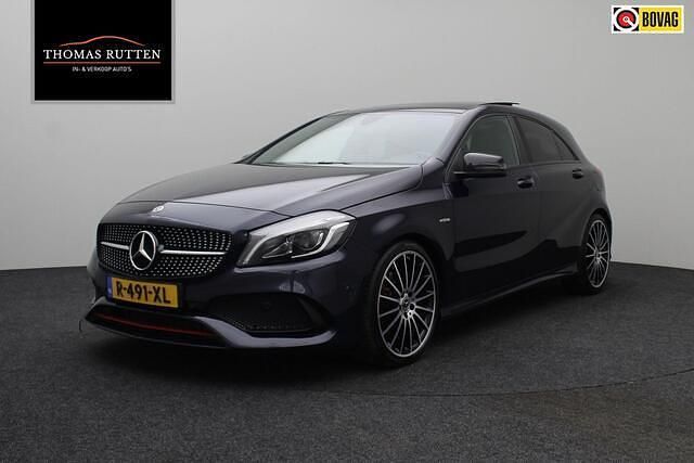 Blauw Gebruikt 2017 Mercedes A250 Prestige Hatchback | € 19.450 (Eerlijke prijs) - Afbeelding 1/4