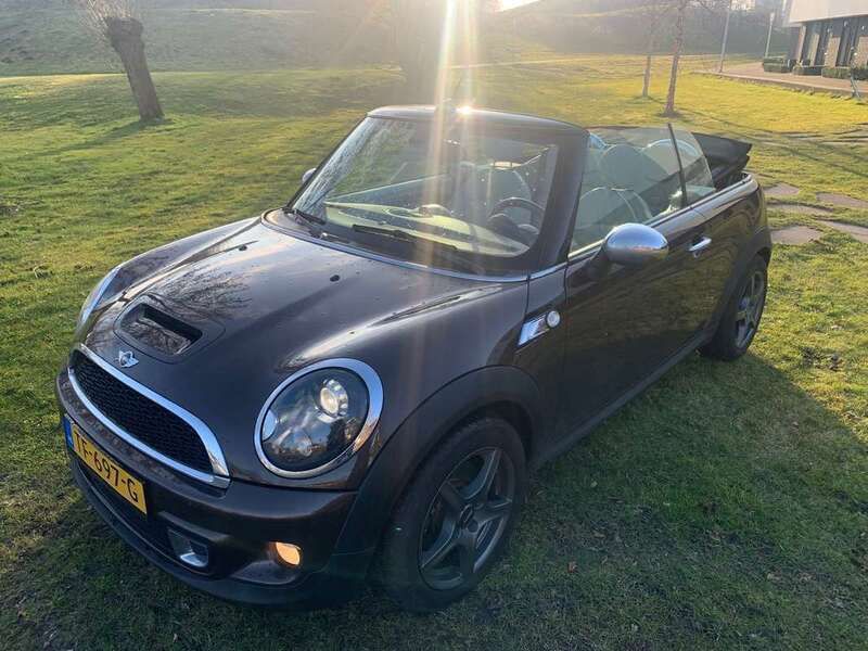 Bruin Gebruikt 2011 Mini Cooper S Cabriolet Cabriolet | € 8.700 (Eerlijke prijs) - Afbeelding 1/4