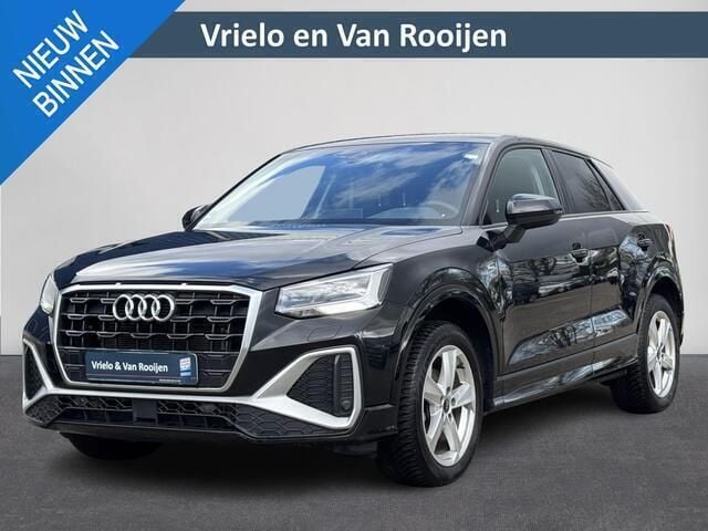 Zwart Gebruikt 2024 Audi Q2 Basis SUV | € 29.890 (Goede deal) - Afbeelding 1/4