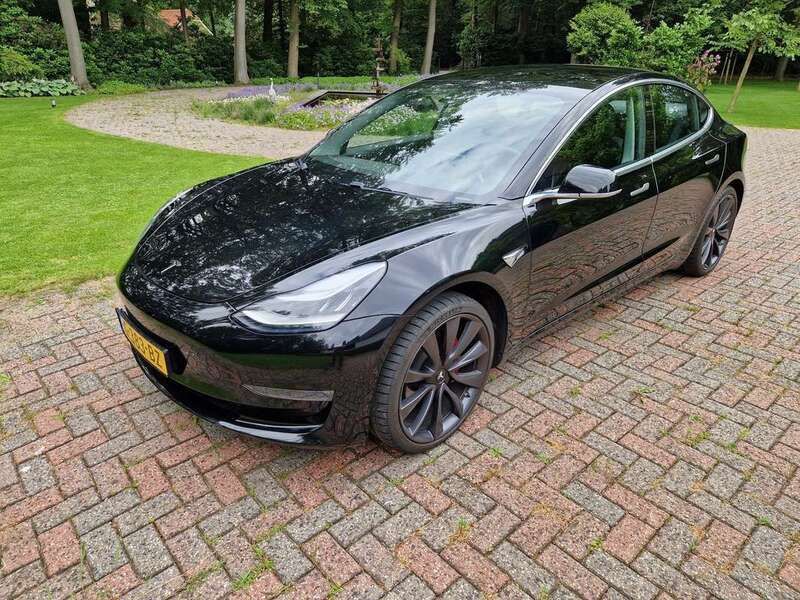 Zwart Gebruikt 2019 Tesla Model 3 Performance Sedan | € 20.999 (Eerlijke prijs) - Afbeelding 1/4