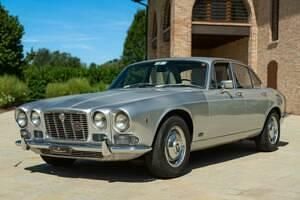 Grijsgrigio Gebruikt 1970 Jaguar XJ6 Sedan | € 16.000 - Afbeelding 1/4