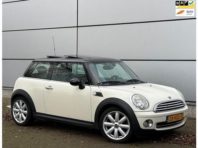 Wit Gebruikt 2008 Mini Cooper Hatchback | € 3.950 (Eerlijke prijs) - Afbeelding 1/4