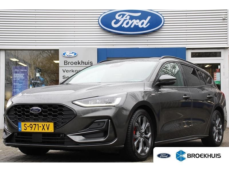Grijs Gebruikt 2023 Ford Focus ST-Line X Stationwagen | € 20.895 (Eerlijke prijs) - Afbeelding 1/4
