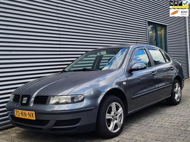Grijs Gebruikt 2004 Seat Toledo Sedan | € 1.195 (Goede deal) - Afbeelding 1/4