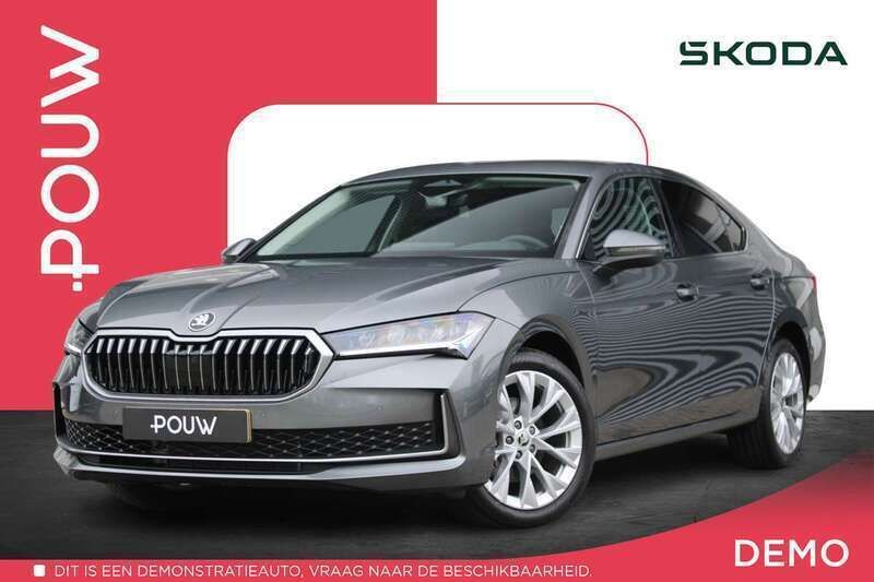 Grijs Gebruikt 2025 Skoda Superb First Edition Hatchback | € 39.900 (Duur) - Afbeelding 1/4