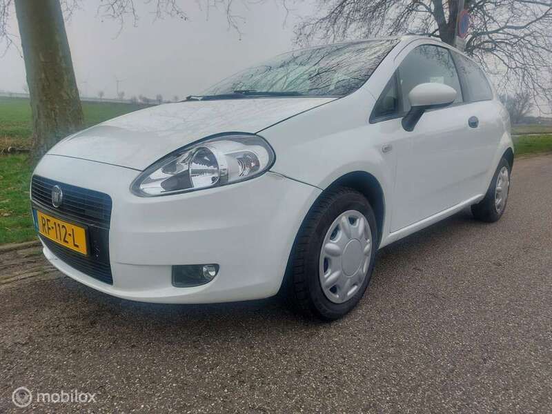 Wit Gebruikt 2009 Fiat Grande Punto Dynamic Hatchback | € 2.250 (Eerlijke prijs) - Afbeelding 1/4
