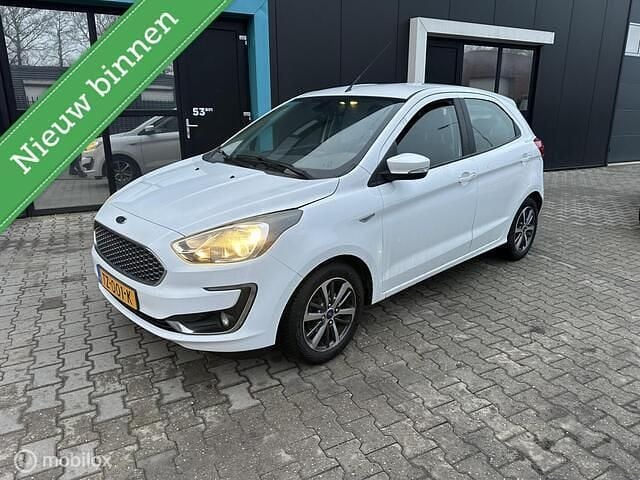 Wit Occasion 2019 Ford Ka Plus Trend Hatchback | € 4.950 (Super prijs) - Afbeelding 1/4