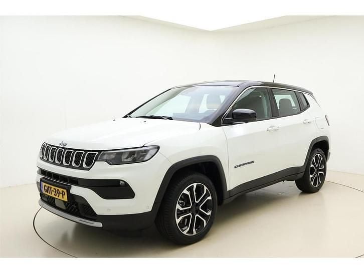 Wit Gebruikt 2024 Jeep Compass Altitude SUV | € 35.645 (Duur) - Afbeelding 1/4