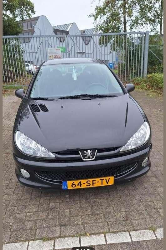 Zwart Occasion 2006 Peugeot 206 Hatchback | € 1.150 (Eerlijke prijs) - Afbeelding 1/4