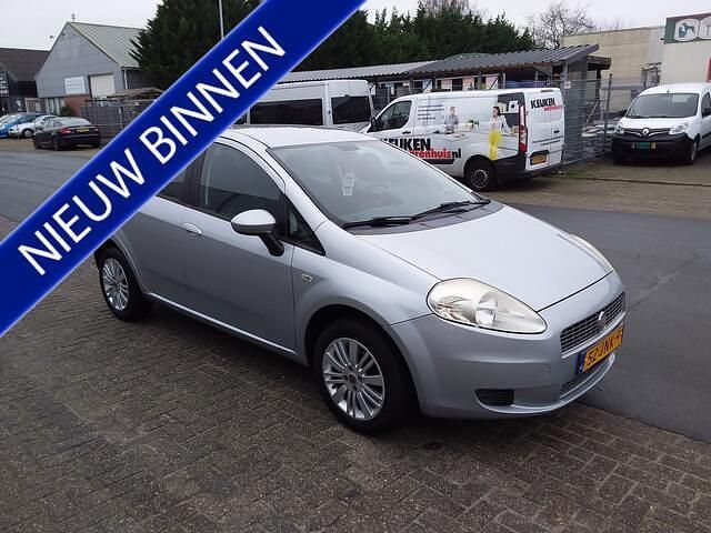 Occasion Fiat Grande Punto Lusso 77 PK (56 kW) 2009 Grijs (metallic) Hatchback