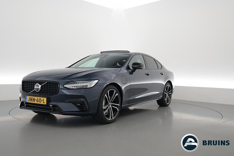 Blauw (metallic) Occasion 2025 Volvo S90 Plus Sedan | € 46.900 (Eerlijke prijs) - Afbeelding 1/4