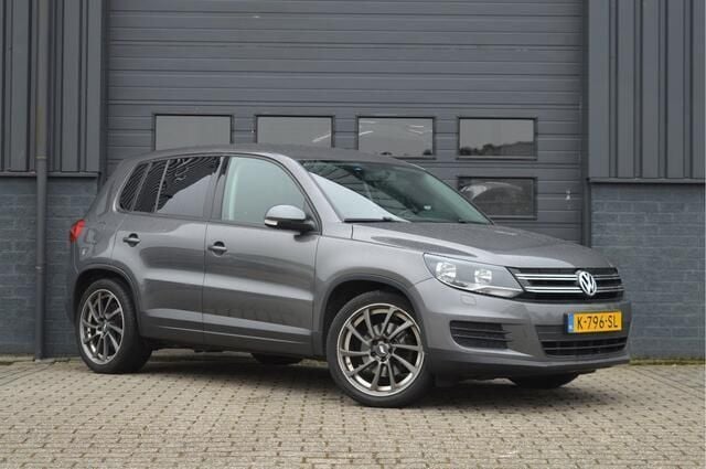 Grijs Gebruikt 2015 VW Tiguan Sport SUV | € 9.950 (Super prijs) - Afbeelding 1/4