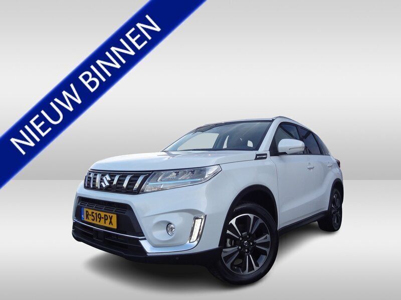 Wit, metallic lak Gebruikt 2022 Suzuki Vitara Style SUV | € 25.945 (Eerlijke prijs) - Afbeelding 1/4