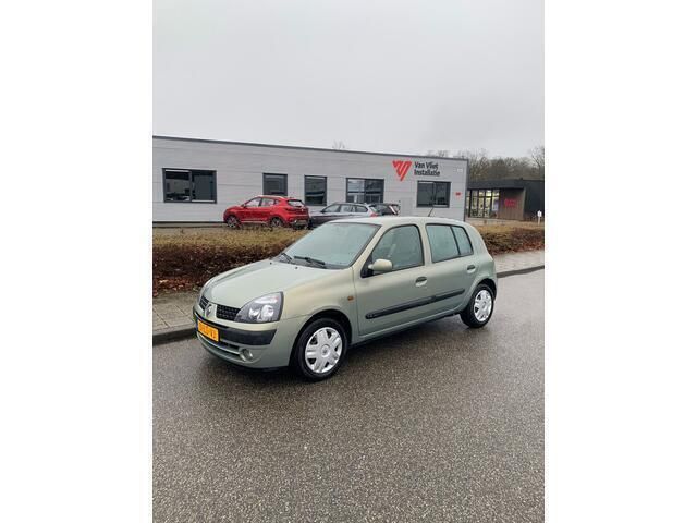 Groen Gebruikt 2002 Renault Clio II Hatchback | € 1.399 (Eerlijke prijs) - Afbeelding 1/4