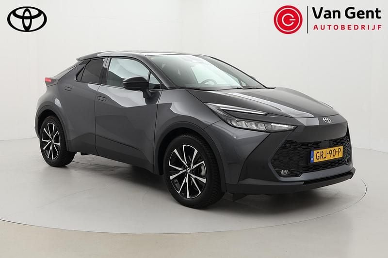 Grijs Gebruikt 2024 Toyota C-HR SUV | € 32.999 (Super prijs) - Afbeelding 1/4
