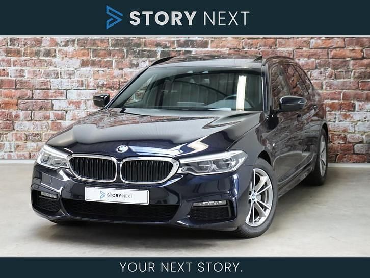 Zwart Gebruikt 2020 BMW 520 Executive Stationwagen | € 30.950 (Eerlijke prijs) - Afbeelding 1/4