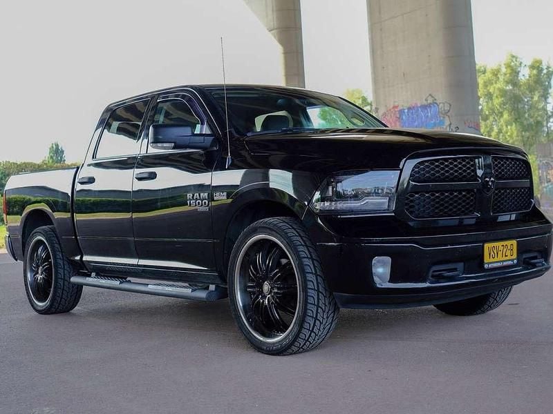 Zwart Gebruikt 2023 RAM 1500 Pickup | € 42.500 (Super prijs) - Afbeelding 1/4