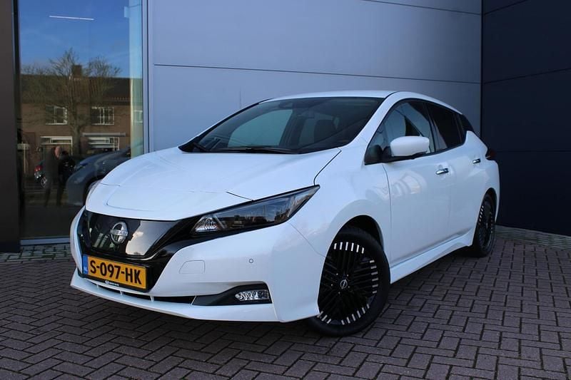Occasion Nissan Leaf Tekna 110 kW (150 PK) 2023 Wit Hatchback