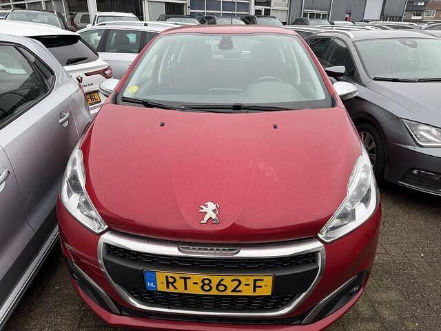 Occasion Peugeot 208 Allure 101 PK (74 kW) 2018 Rood Hatchback