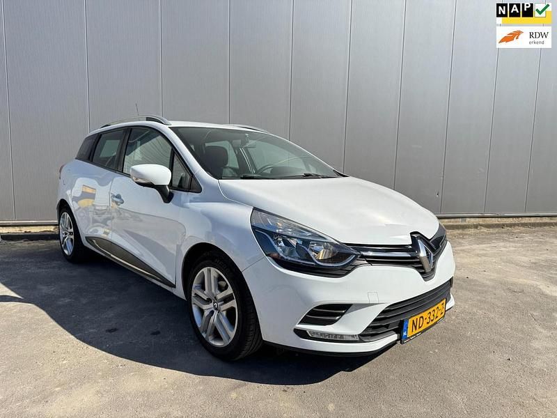 Wit Occasion 2017 Renault Clio GrandTour Zen Stationwagen | € 4.557 (Goede deal) - Afbeelding 1/4
