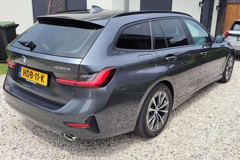 Occasion BMW 330e Executive 184 PK (135 kW) 2021 Grijs Stationwagen