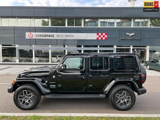 Zwart Gebruikt 2022 Jeep Wrangler Unlimited Sahara SUV | € 69.990 - Afbeelding 1/4