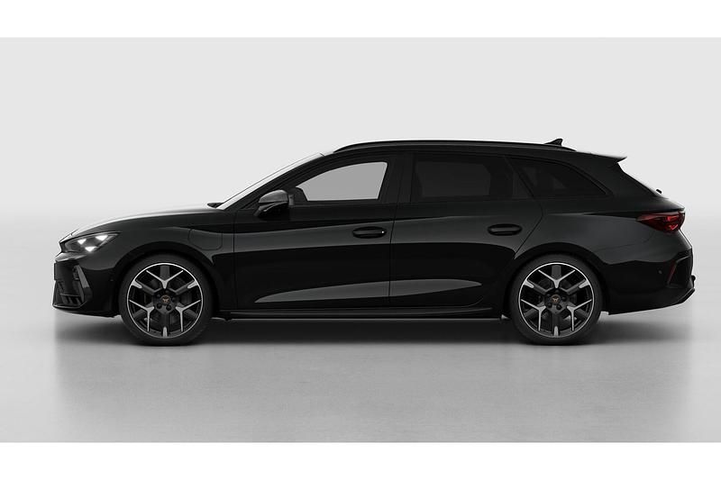 Nieuw Cupra Leon VZ 2025 Midnight black Stationwagen