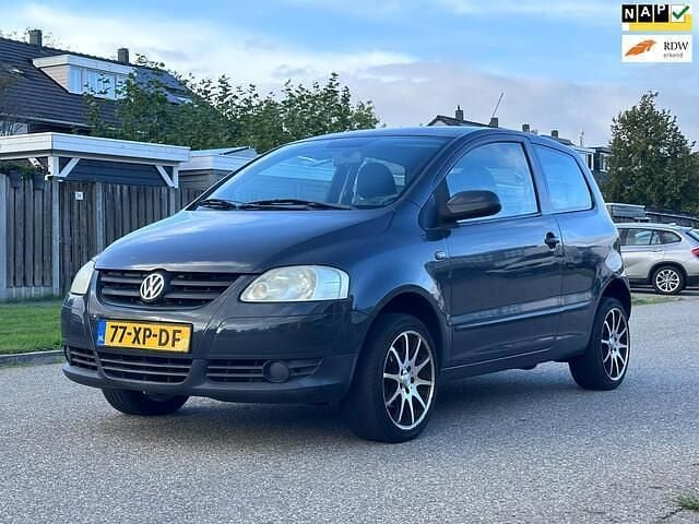 Grijs Gebruikt 2007 VW Fox Trendline Hatchback | € 950 (Eerlijke prijs) - Afbeelding 1/4