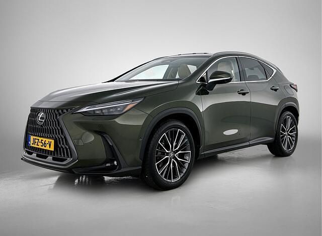 Groen metallic Gebruikt 2023 Lexus NX450h+ Executive Line SUV | € 59.950 (Eerlijke prijs) - Afbeelding 1/4