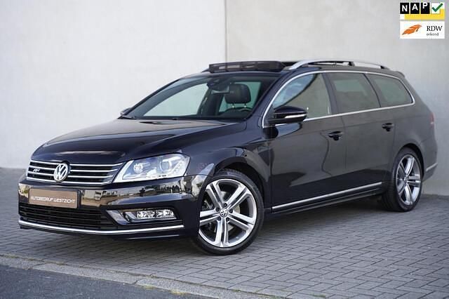 Zwart, metallic lak Gebruikt 2012 VW Passat R-line Stationwagen | € 14.950 - Afbeelding 1/4