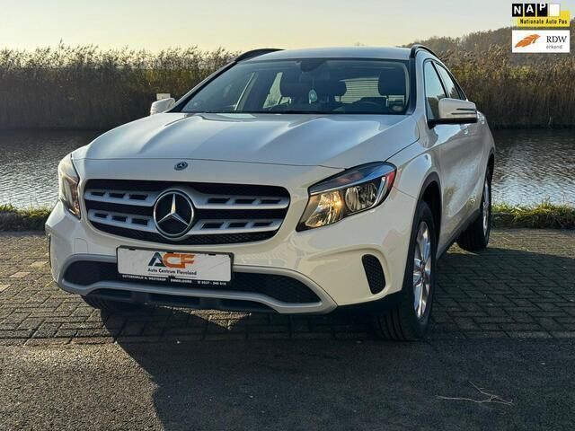 Wit Gebruikt 2017 Mercedes GLA200 SUV | € 19.450 (Goede deal) - Afbeelding 1/4