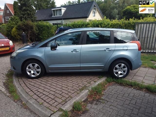 Blauw Gebruikt 2010 Peugeot 5008 MPV | € 2.299 (Eerlijke prijs) - Afbeelding 1/4