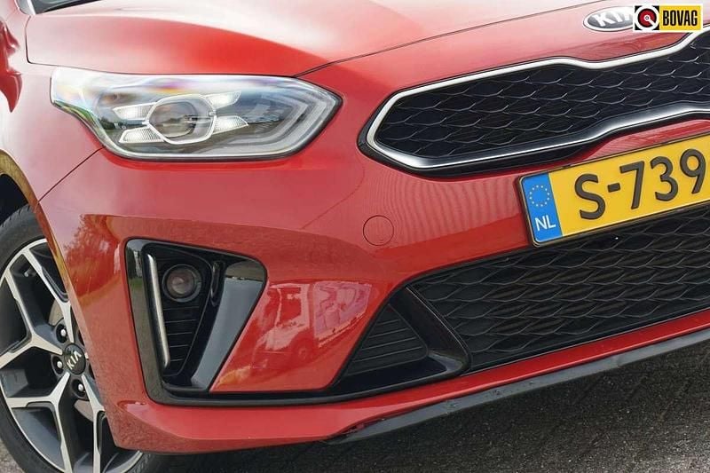 Rood Gebruikt 2019 Kia ProCeed GT-Line Hatchback | € 17.925 (Goede deal) - Afbeelding 1/4