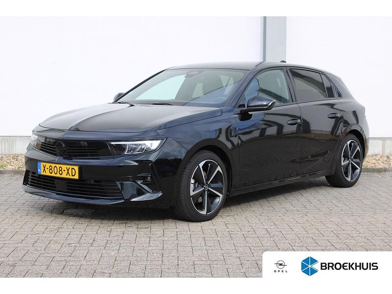 Zwart Gebruikt 2024 Opel Astra Hatchback | € 27.395 (Goede deal) - Afbeelding 1/4