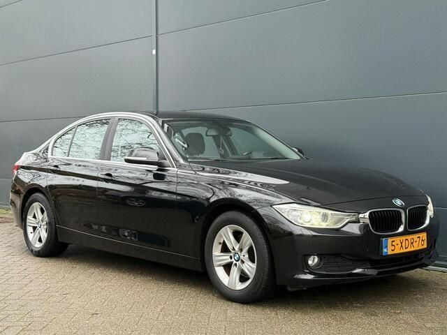 Zwart Gebruikt 2014 BMW 320 Efficient Dynamics Sedan | € 7.495 (Super prijs) - Afbeelding 1/4