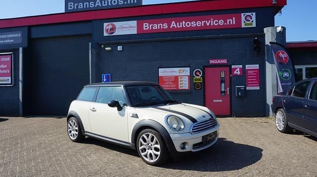 Wit Gebruikt 2007 Mini Cooper Pepper Hatchback | € 4.350 (Duur) - Afbeelding 1/4