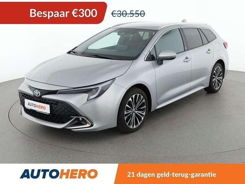Grijs Gebruikt 2023 Toyota Corolla Team Stationwagen | € 30.449 (Eerlijke prijs) - Afbeelding 1/3