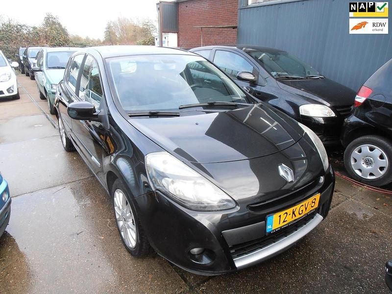 Zwart Gebruikt 2009 Renault Clio R.S. Dynamique Hatchback | € 3.750 (Eerlijke prijs) - Afbeelding 1/4