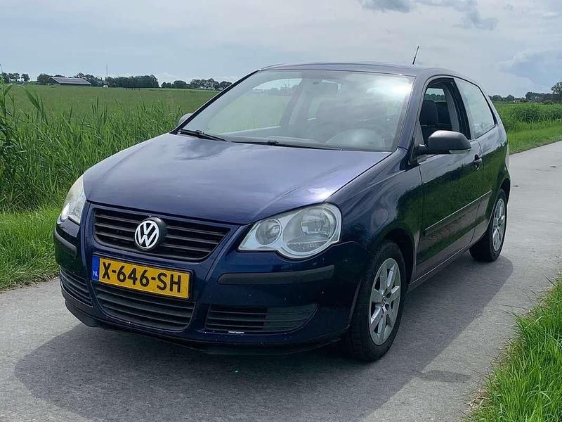 Blauw Gebruikt 2006 VW Polo Trendline Hatchback | € 1.800 (Eerlijke prijs) - Afbeelding 1/4