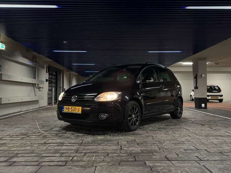Zwart Gebruikt 2010 VW Golf Plus Cross Trendline MPV | € 4.500 (Goede deal) - Afbeelding 1/4